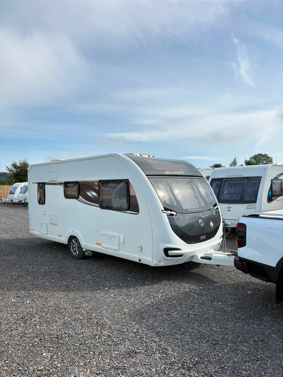 HIGH END SWIFT CONQUEROR 2 BERTH CARAVAN - Image 2