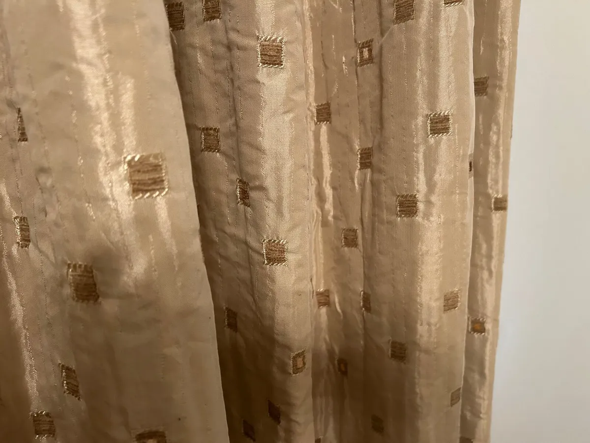 Curtains and pole - Image 3