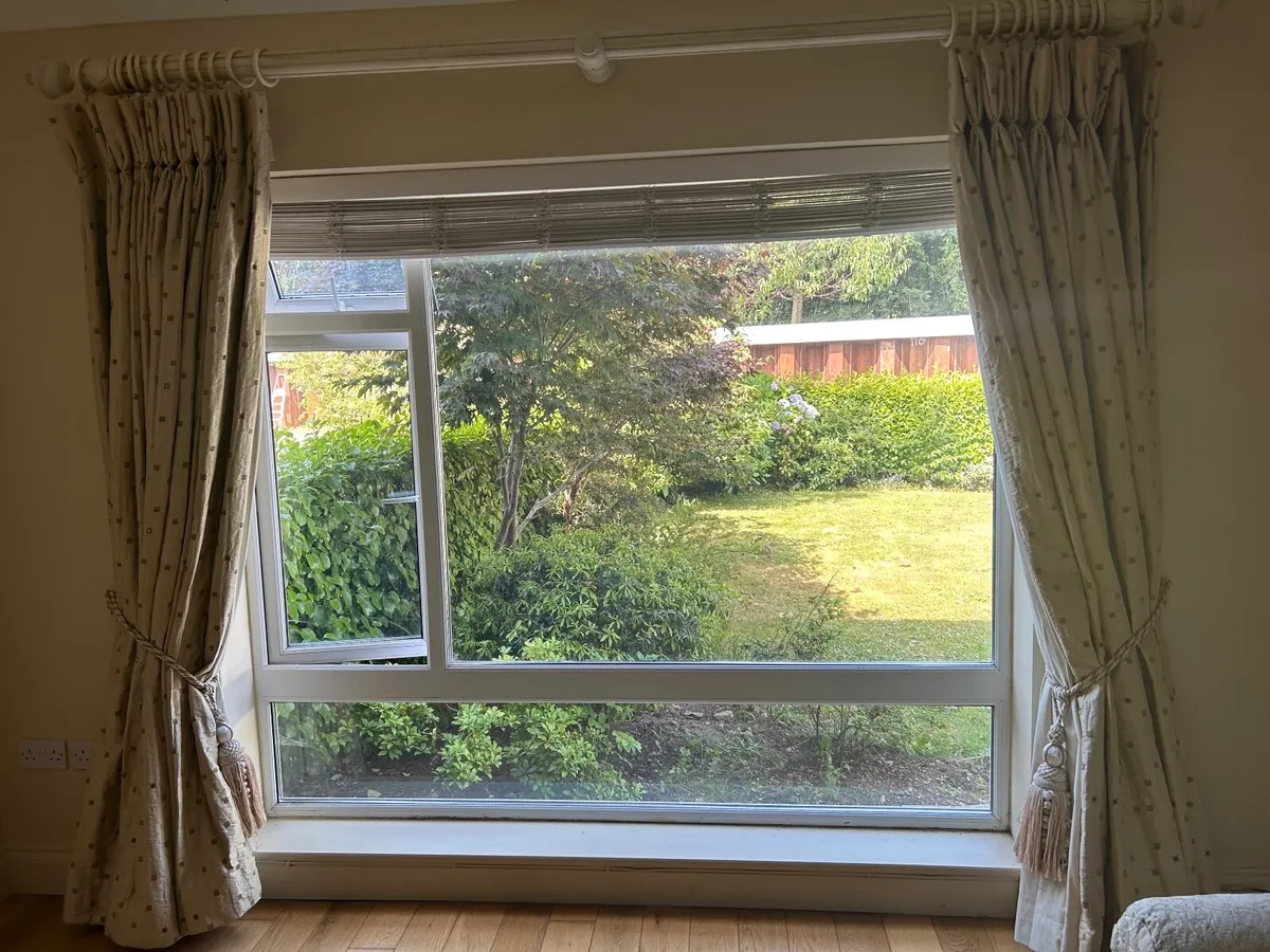 Curtains and pole - Image 2