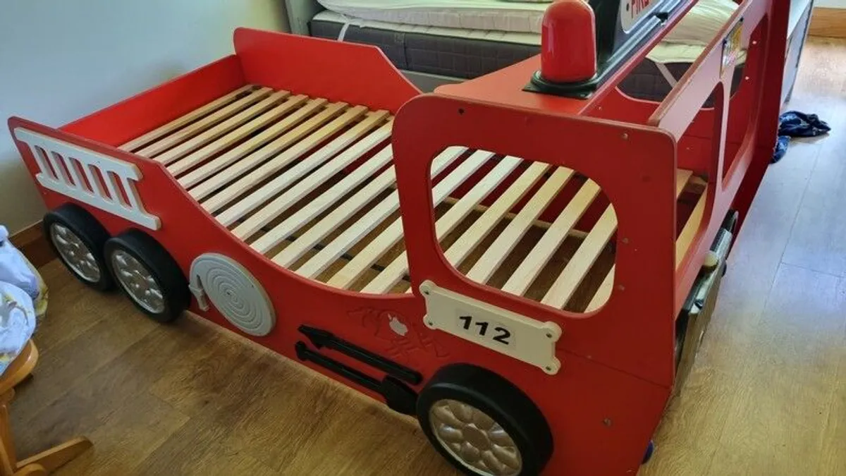 Child Fire Engine Bed - Image 3