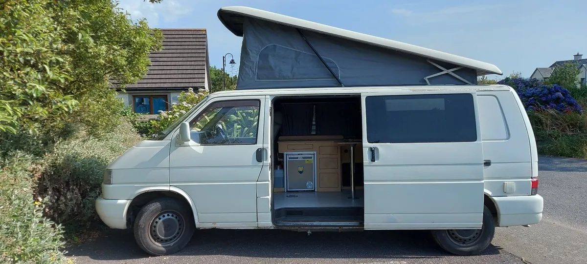 Campervan with damaged engine. - Image 1