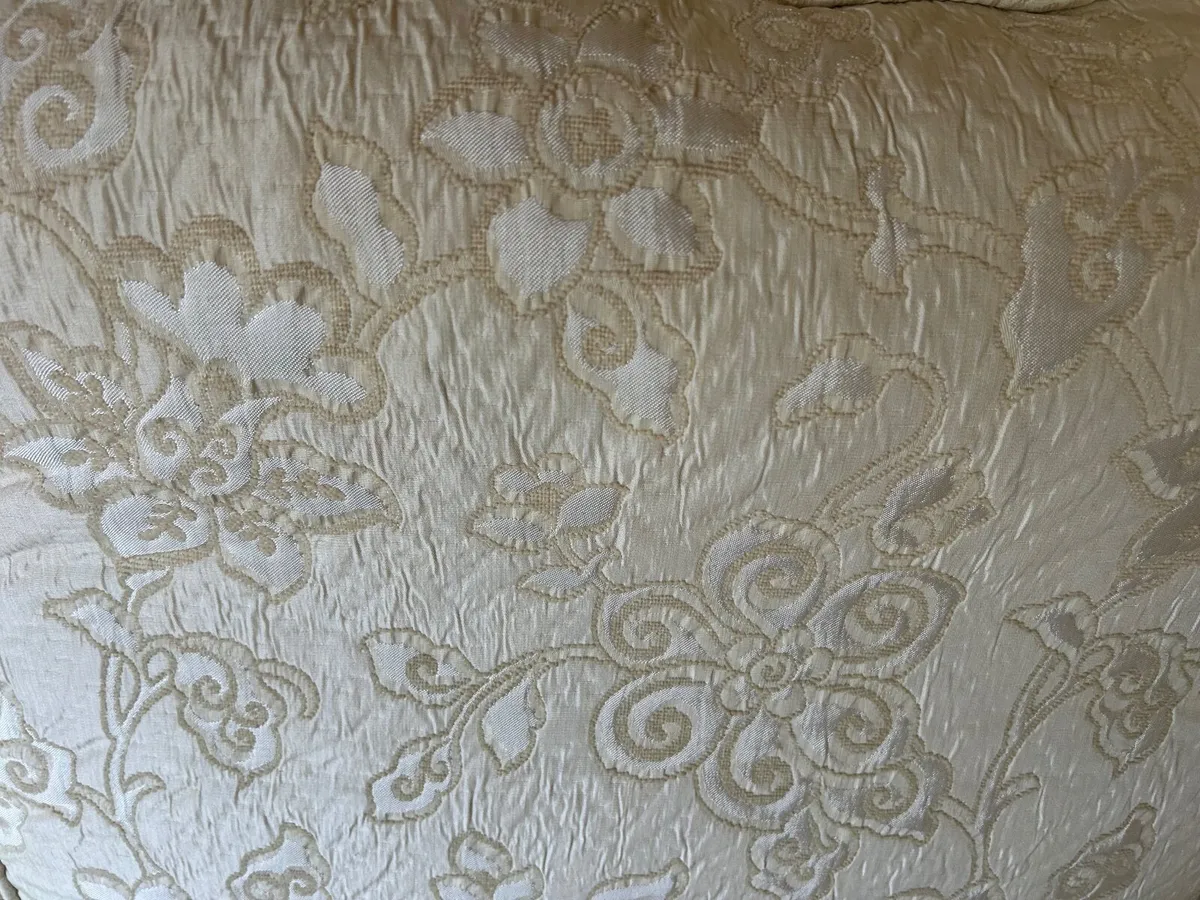 Couch - Image 2