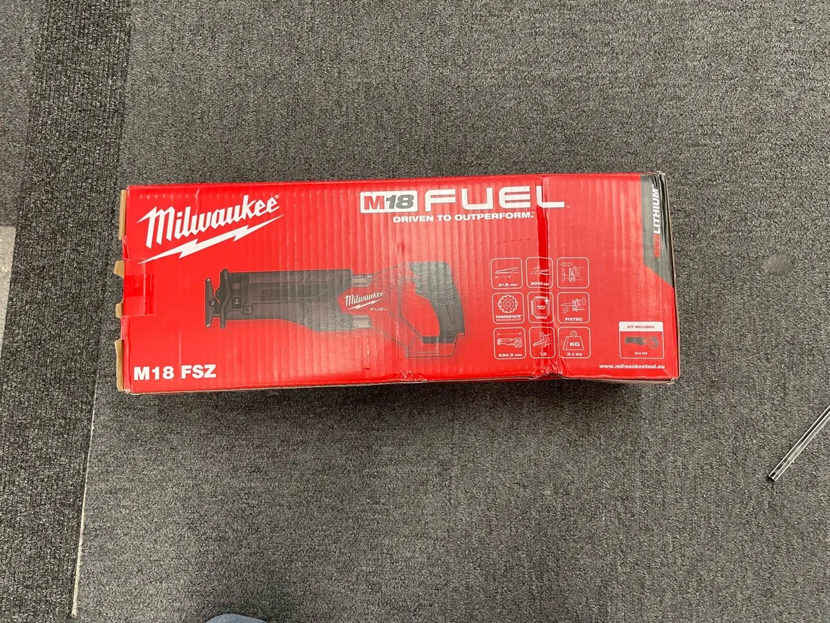 Milwaukee Cordless Reciprocating Saws M18 FSZ Bare - Image 1