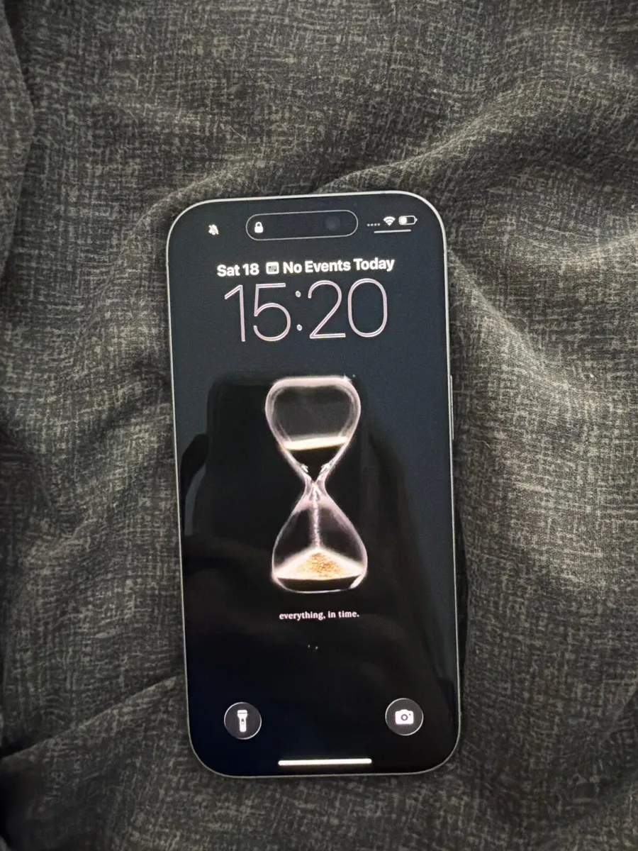 Purple iPhone 17 - Image 2
