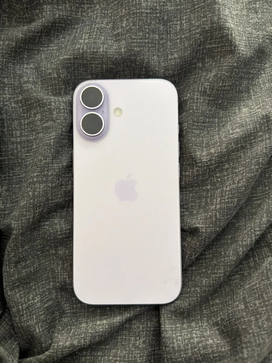Purple iPhone 17 - Image 1