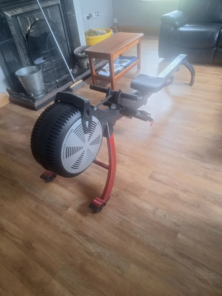 Rowing Machine - Image 2
