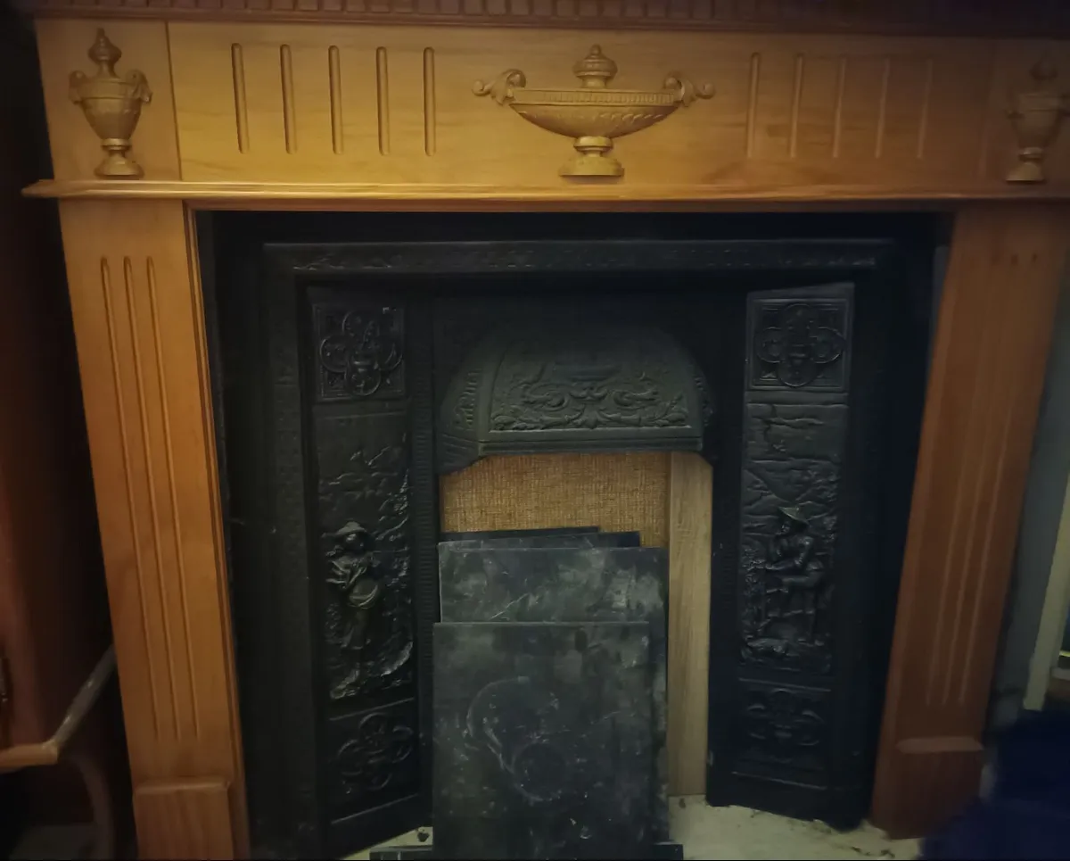 Fireplace and mantlepiece - Image 4