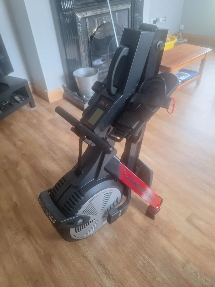 Rowing Machine - Image 4