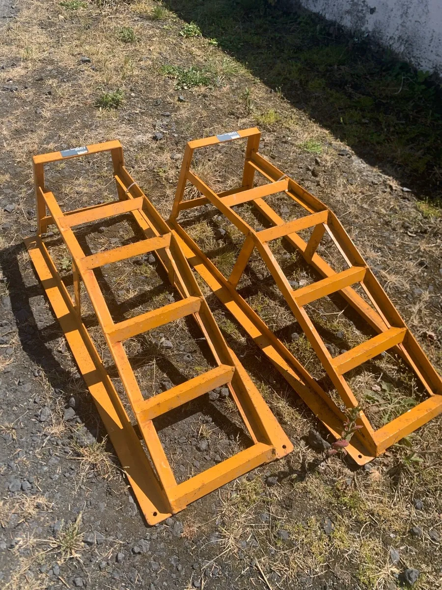 2 Tonne Halfords Car Ramps - Image 1