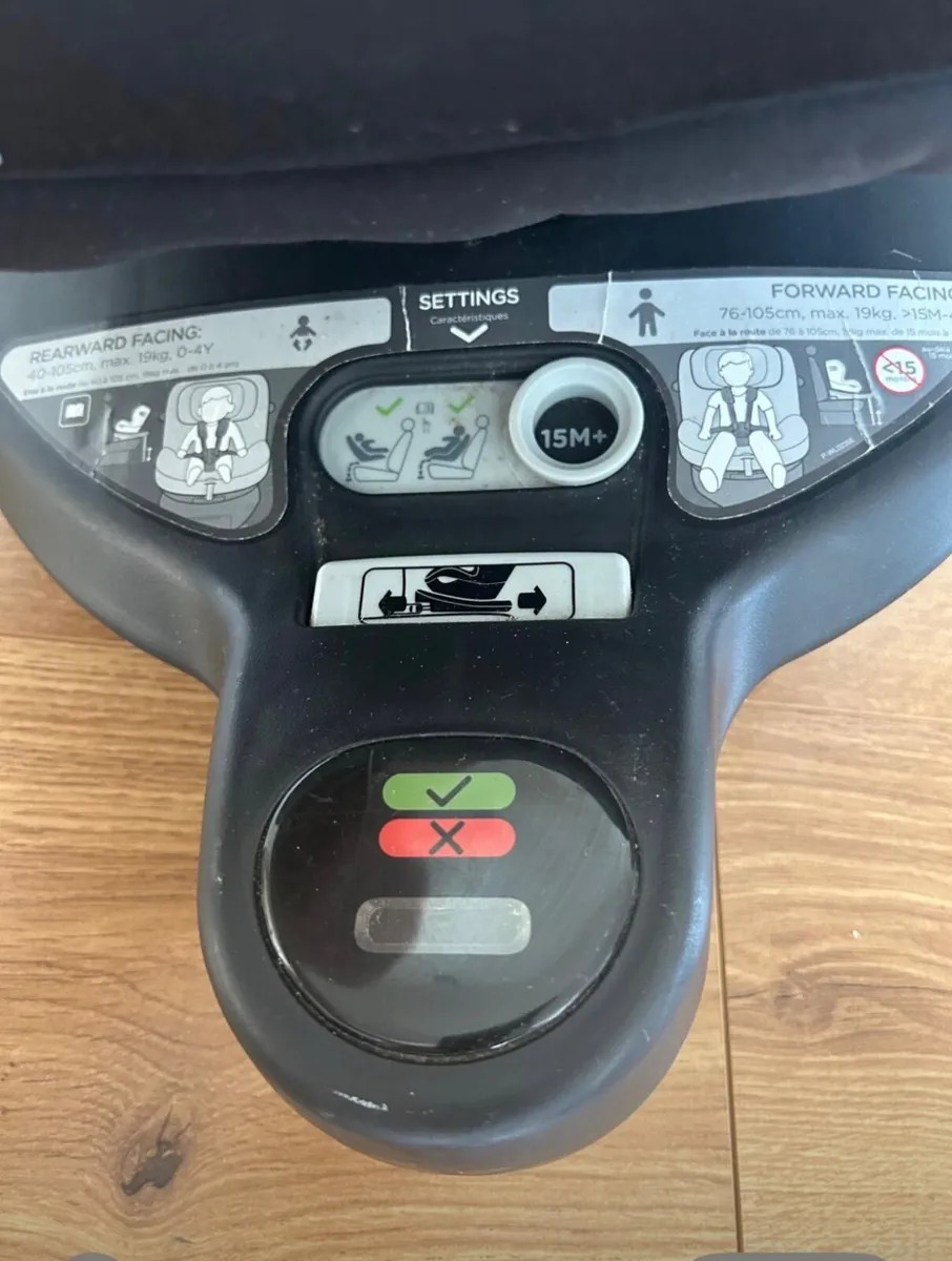 Baby seat and isofix - Image 4