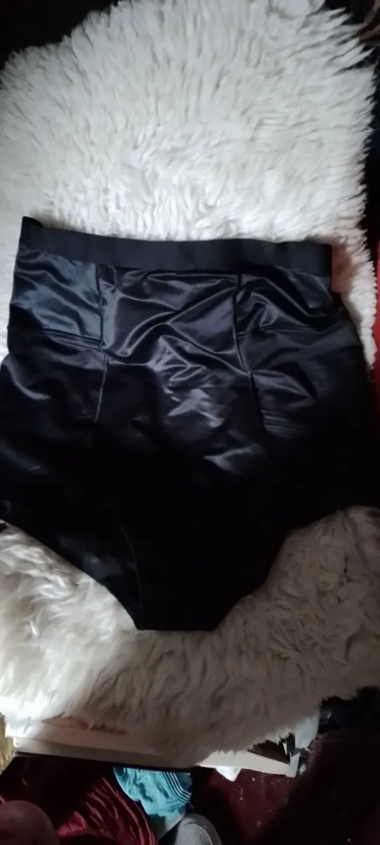 Crossdresser?.lingerie leatherlook - Image 4