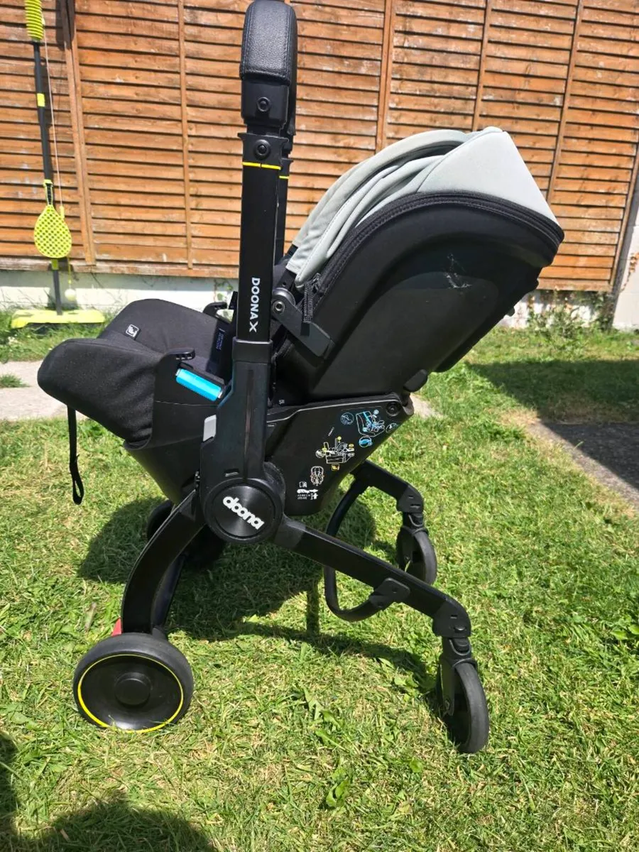 Doona x & isofix base - Image 2