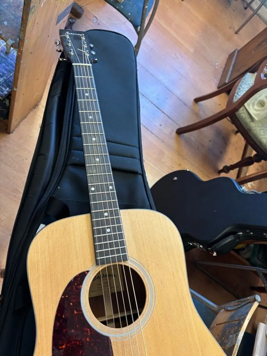 Eastman E1D left handed acoustic - Image 1