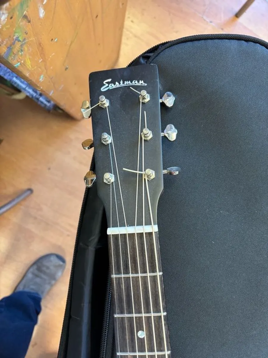 Eastman E1D left handed acoustic - Image 2