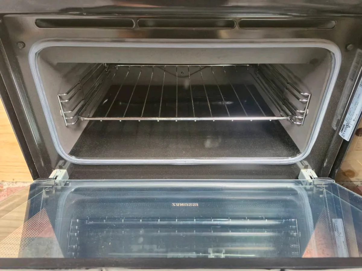 Zanussi Freestanding Electric Cooker 60cm - Image 4