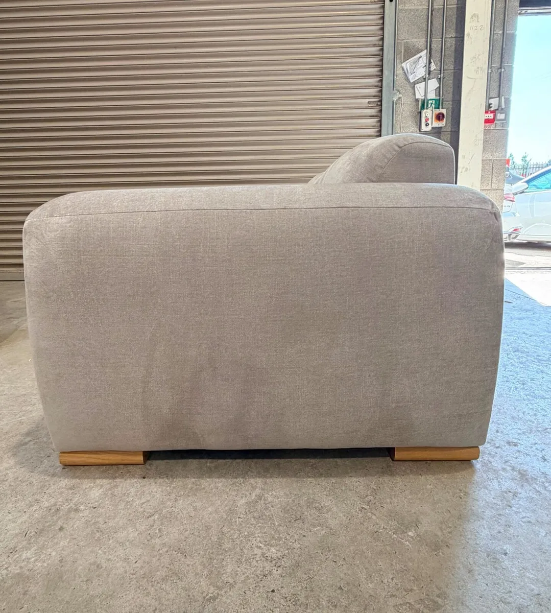 sofa - Image 3