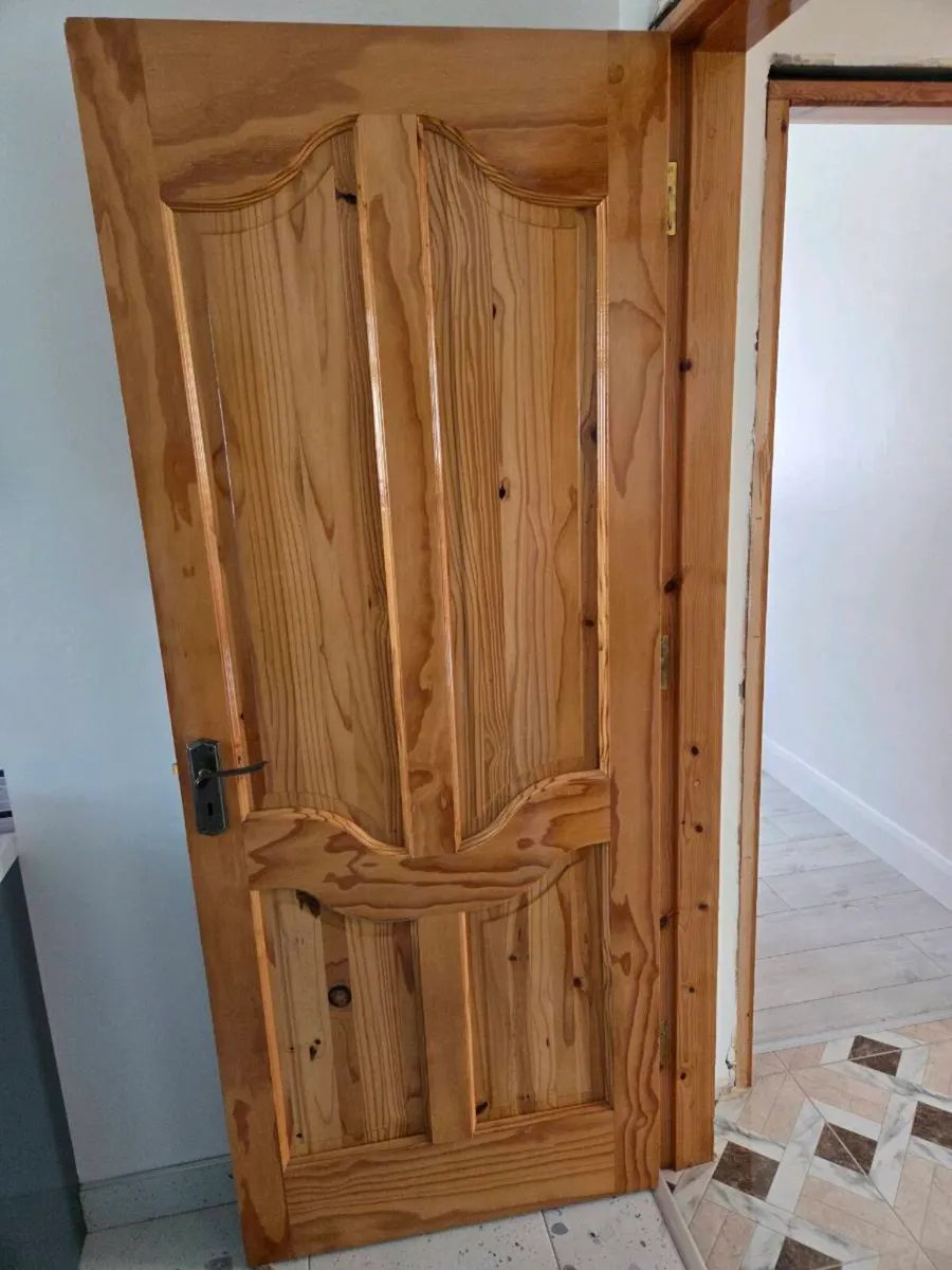 6 Pine solid doors - Image 2