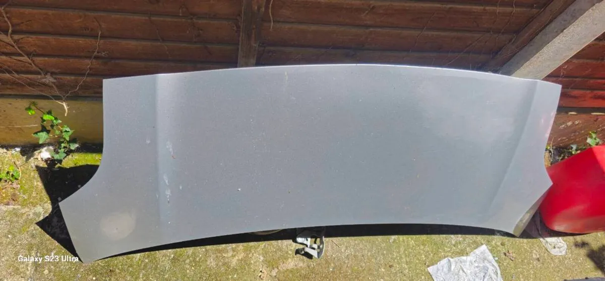 Toyota yaris 2011 front bonnet
