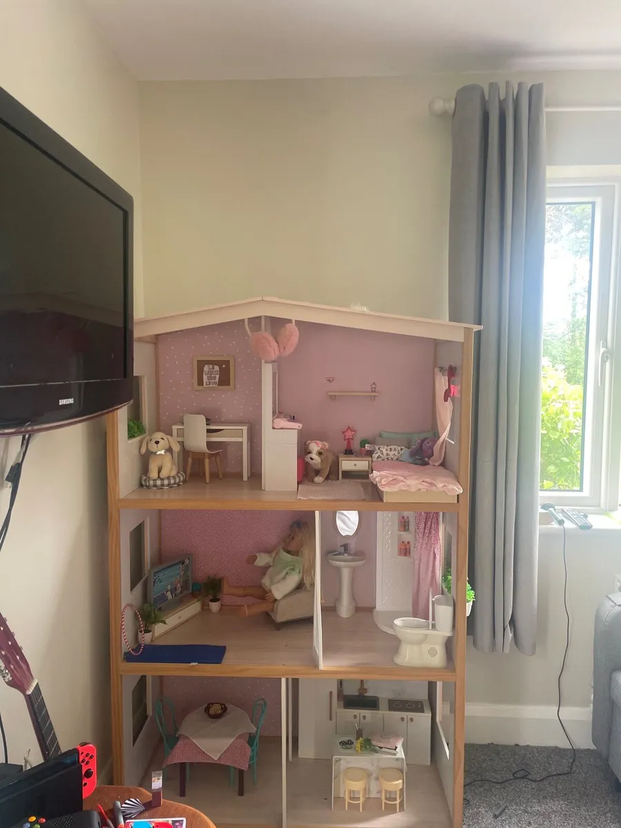 Our Generation Dolls House and Accessories - Image 3