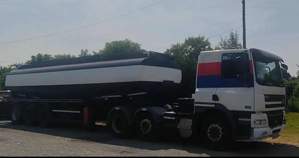 2009 DAF CF85-460 ADR Spec Tanker – Twin Steer - Image 1