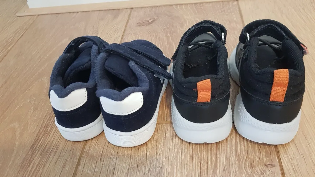 Toddler shoes  4 pairs - Image 3