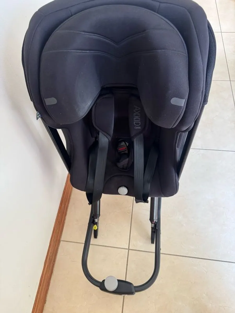 Axkid One ISOFIX rear facing car seat 0-7 years - Image 3