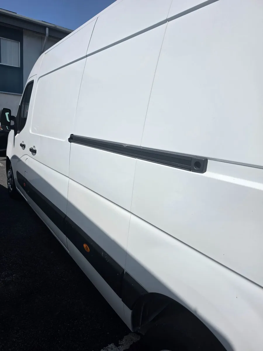 Renault Master 2023 - Image 1