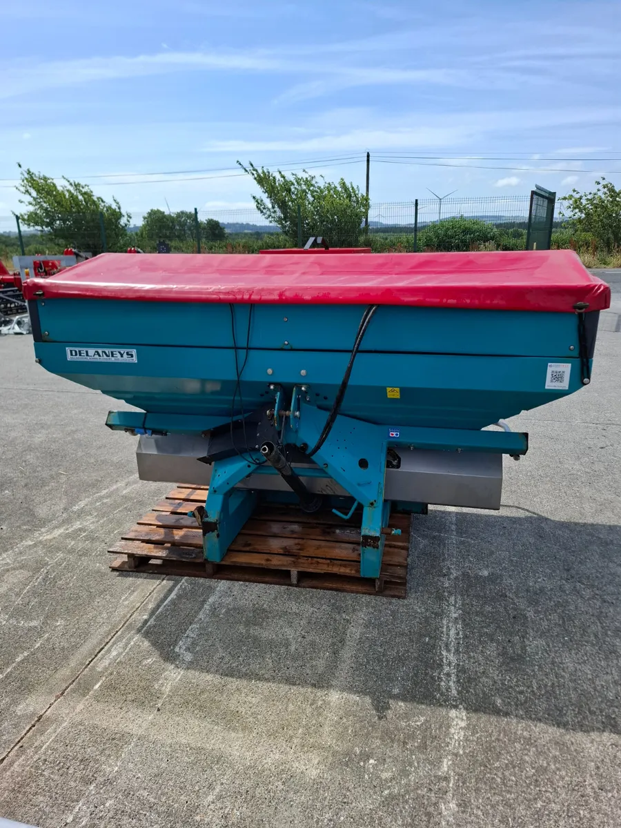 Fertiliser Spreader - Image 3