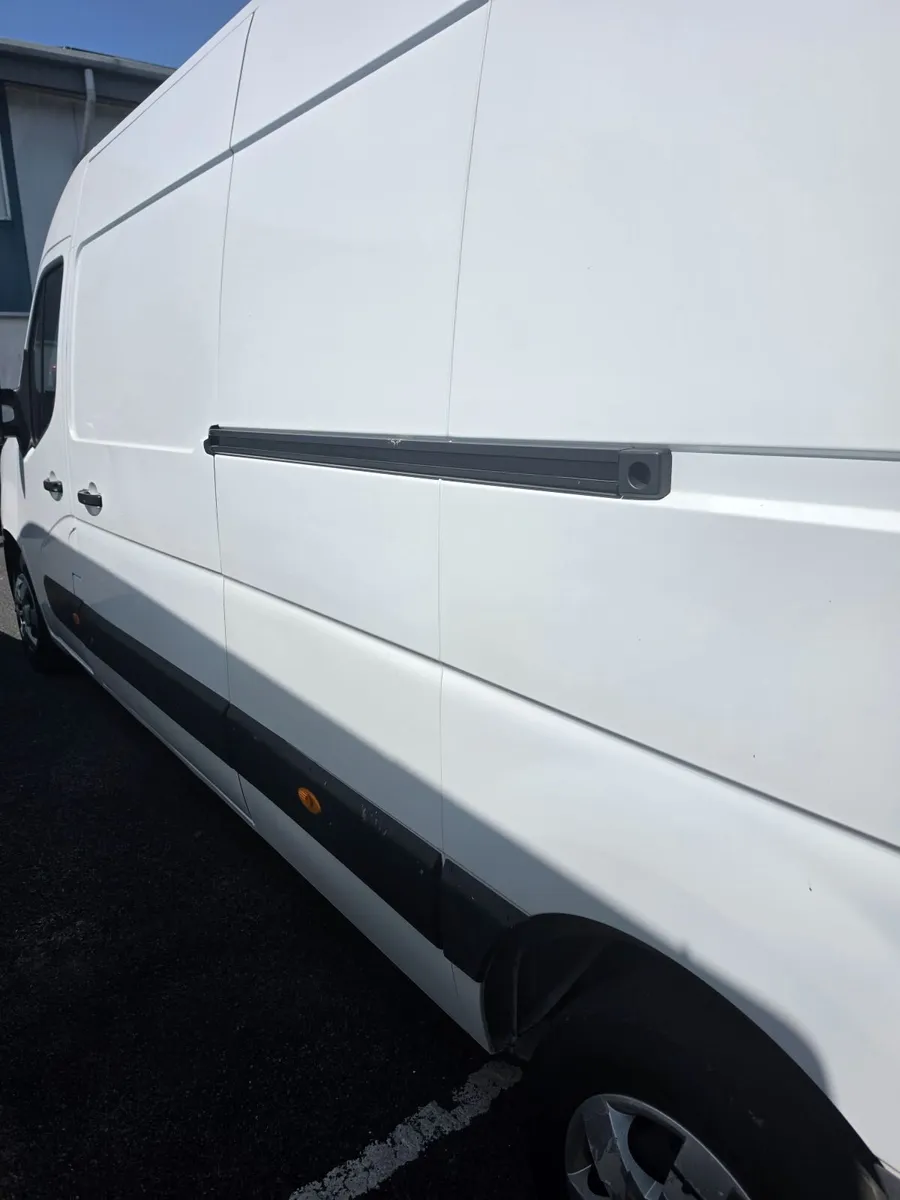 Renault Master 2023 - Image 2
