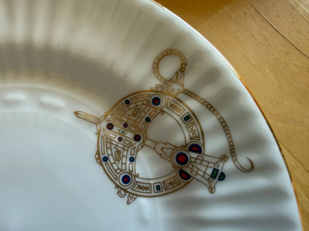 Vintage Royal Tara "Tara Brooch" 22-Piece Tea Set - Image 2