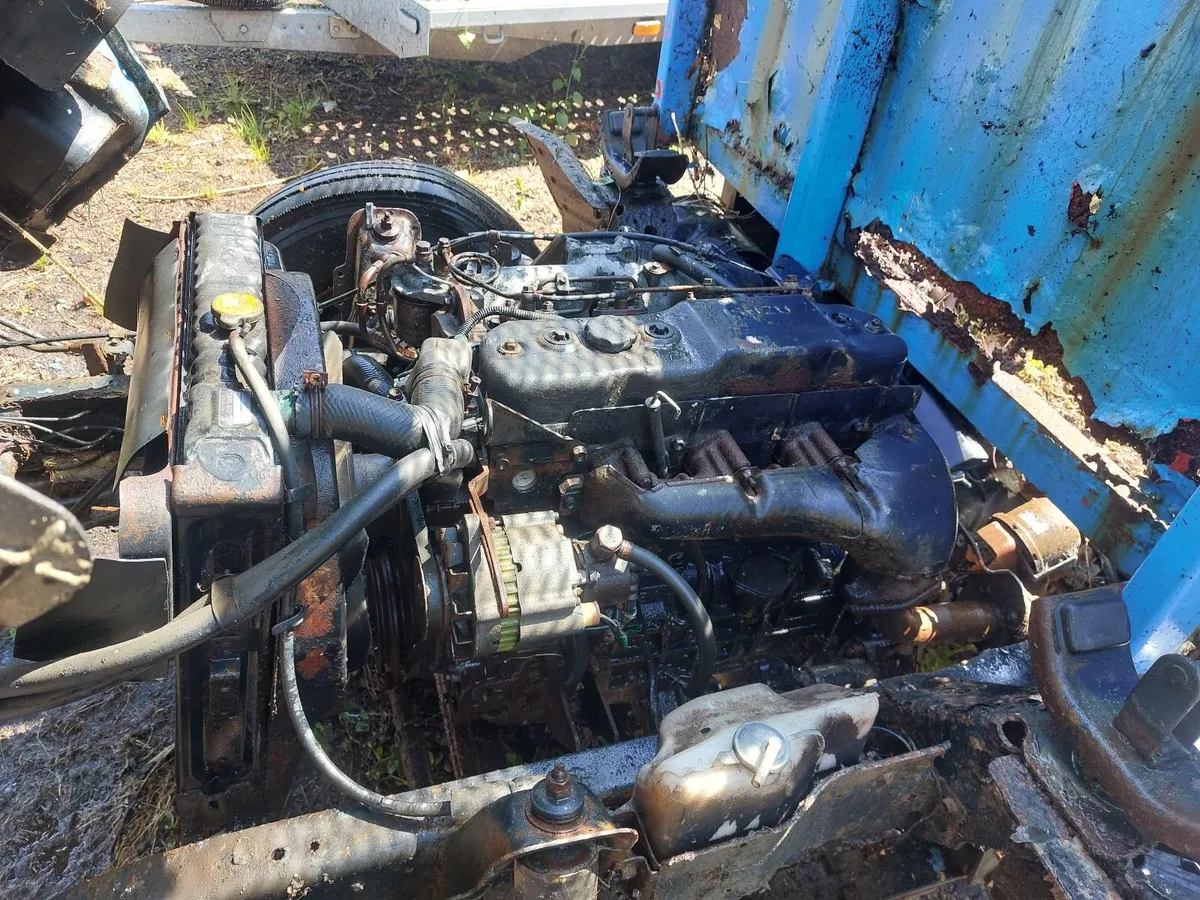 Isuzu npr 6 ton - Image 2