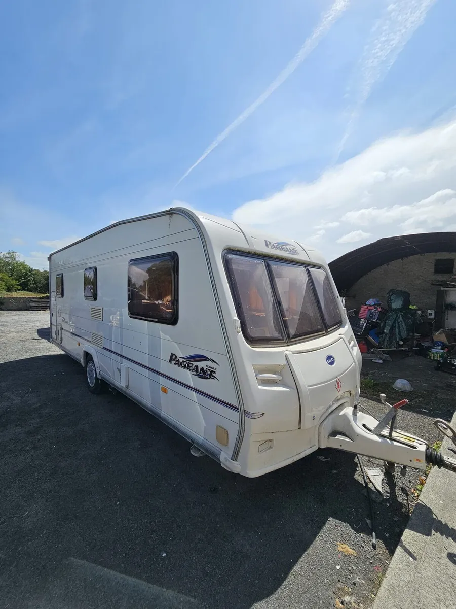 Bailey Pageant 5 Berth with Motor Mover - Image 1