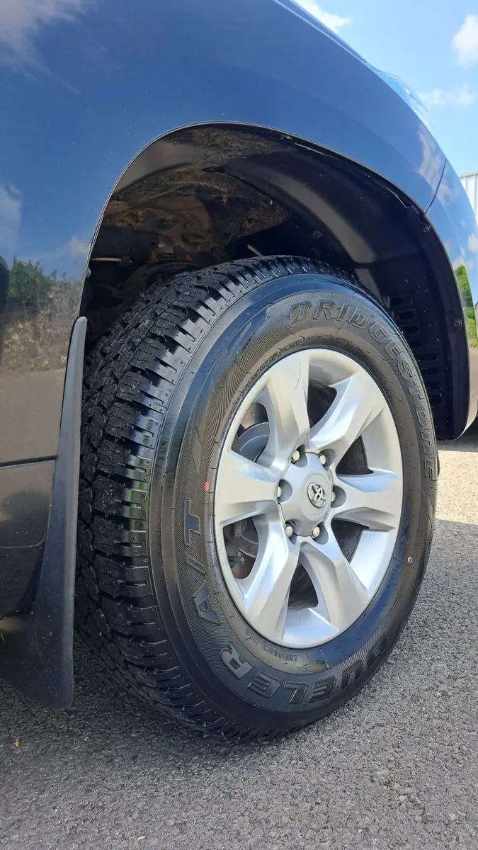 Toyota Land Cruiser 2013 - Image 3