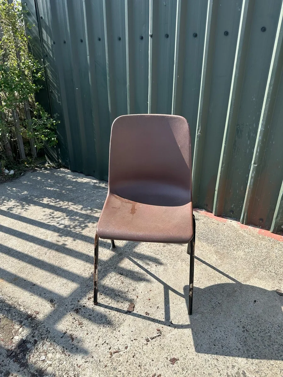 Plastic chairs 70 € 150 for all - Image 3