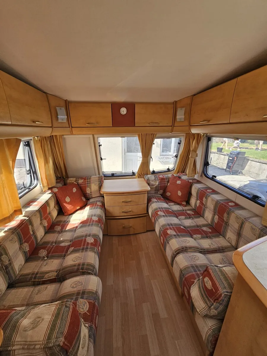 Bailey Pageant 5 Berth with Motor Mover - Image 3