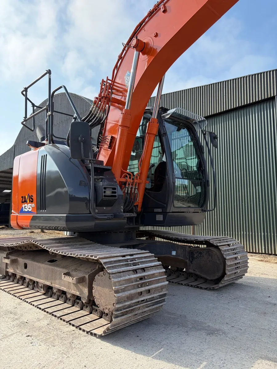 S  O  L  D   Hitachi Zaxis 135-6 - Image 1