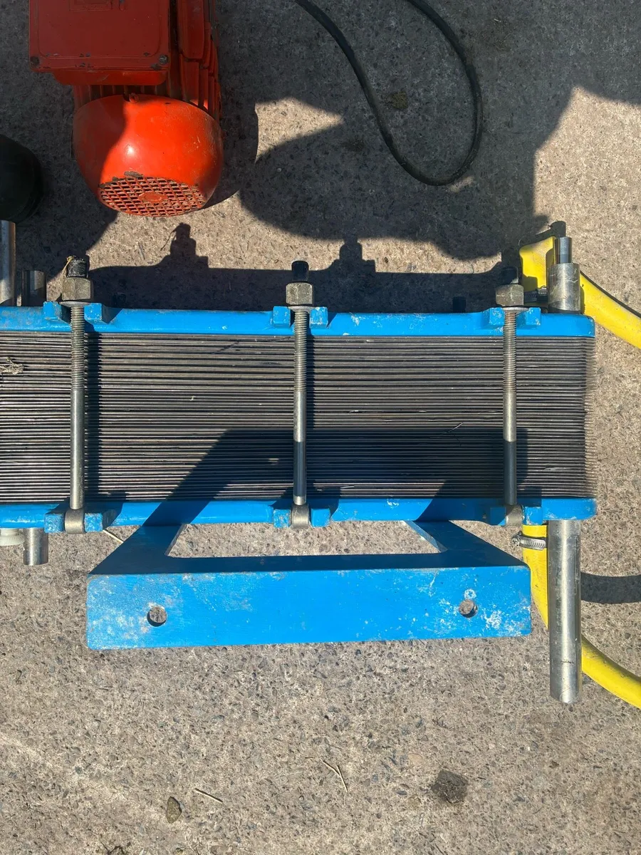 Plate Cooler & Milk Pump - Image 1
