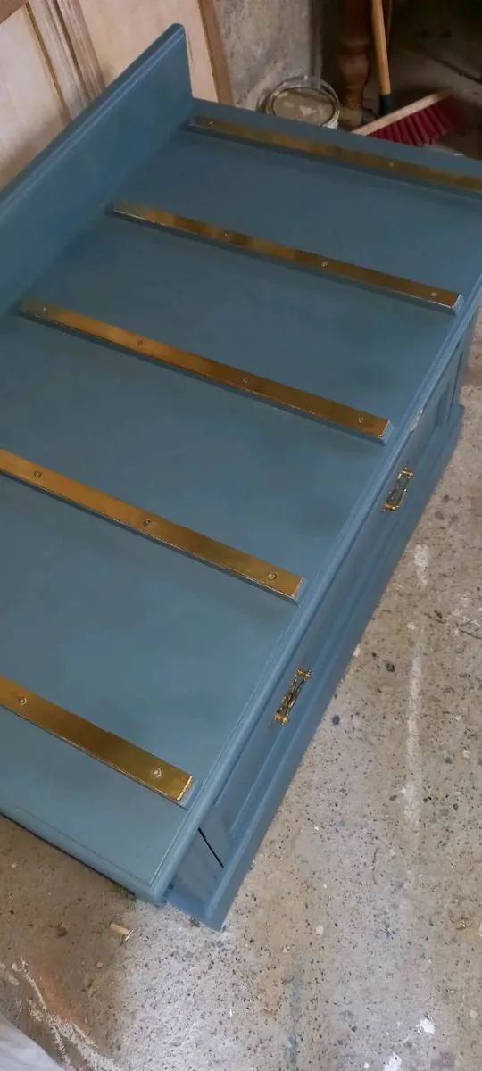 Chest of drawers - Image 2