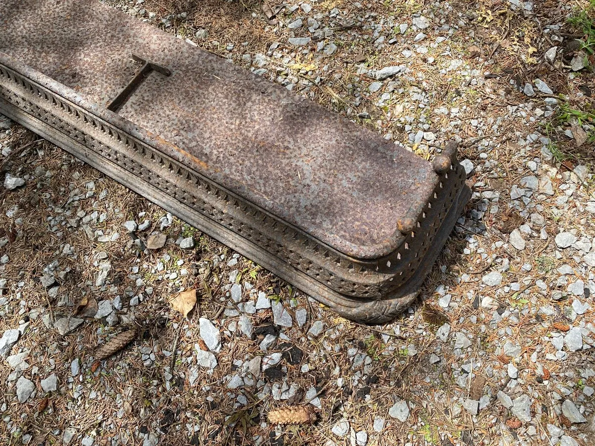 Original Victorian Cast Iron Fireplace Fender - Image 1