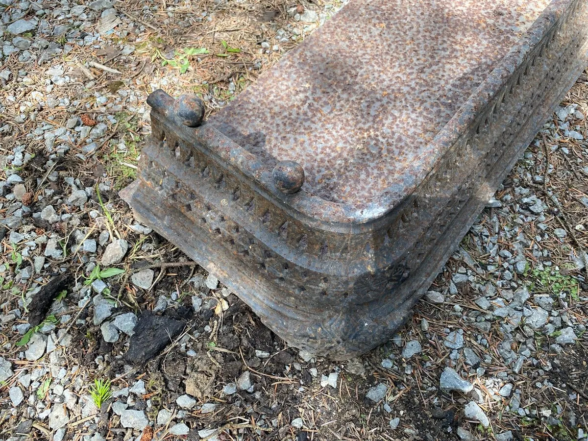 Original Victorian Cast Iron Fireplace Fender - Image 2