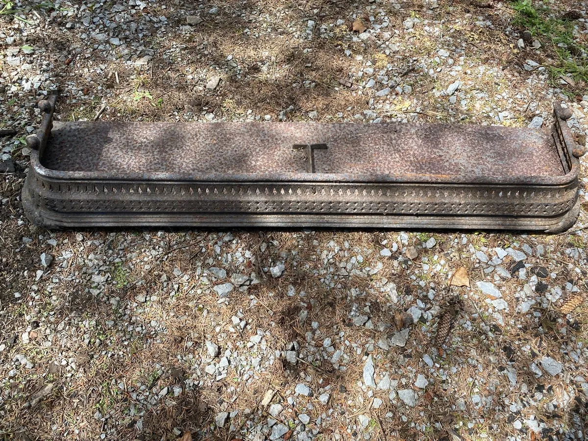 Original Victorian Cast Iron Fireplace Fender - Image 3