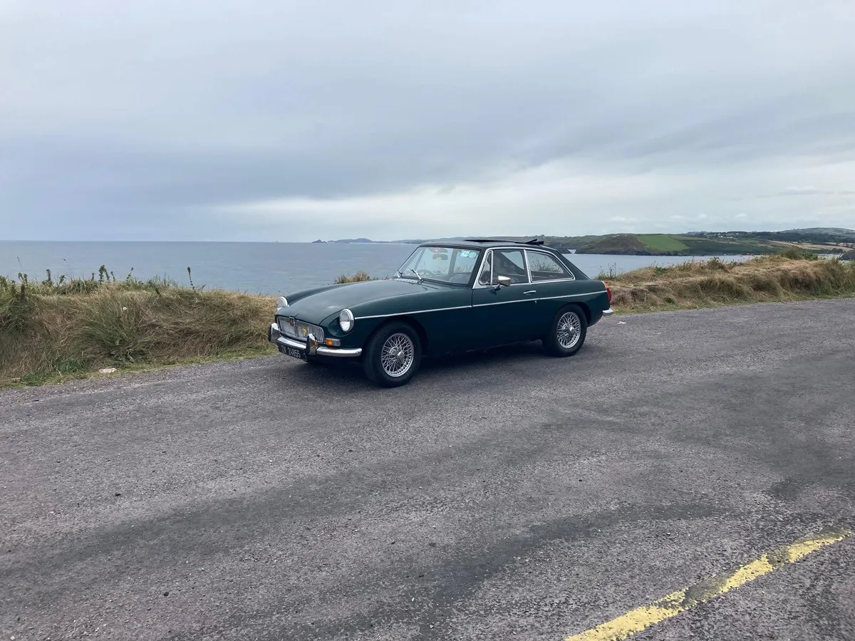 MGB GT - Image 2