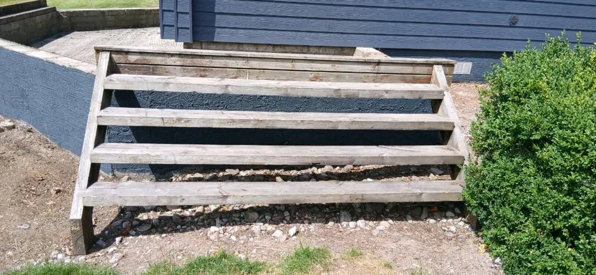 Timber steps - Image 1