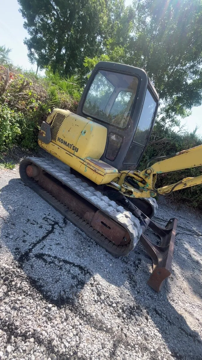 Komatsu 4 ton digger - Image 3