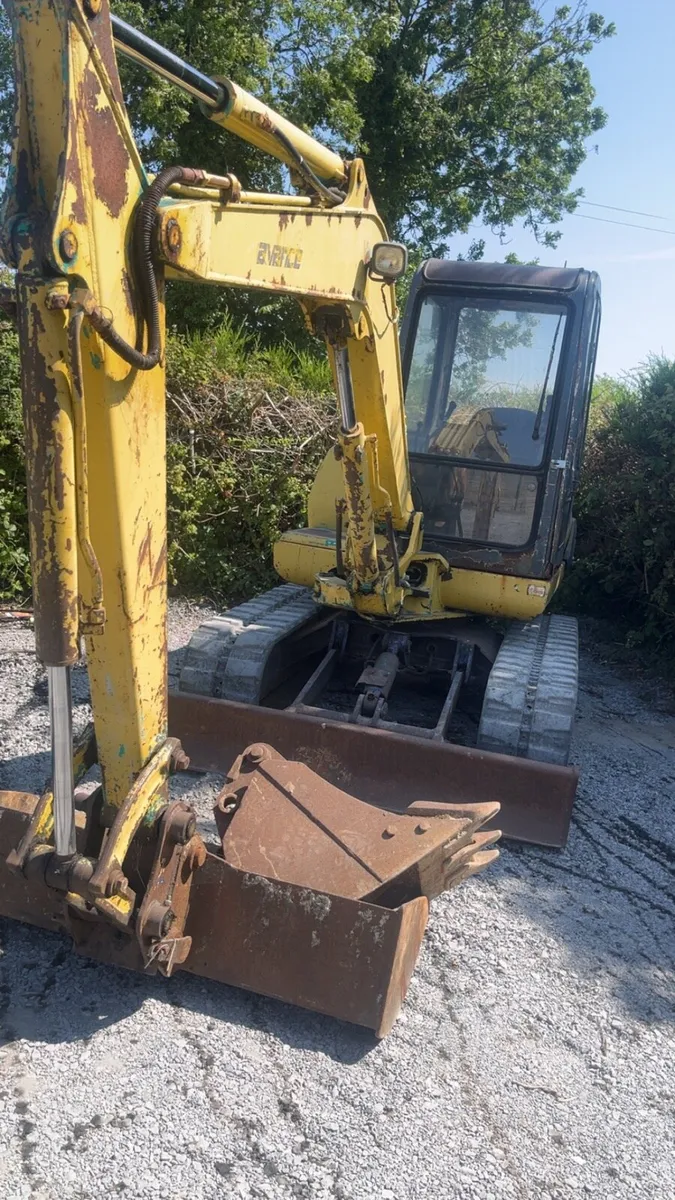 Komatsu 4 ton digger - Image 2