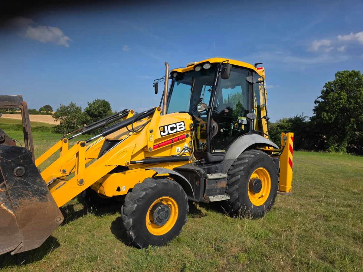 J cb 3cx  2016 - Image 4