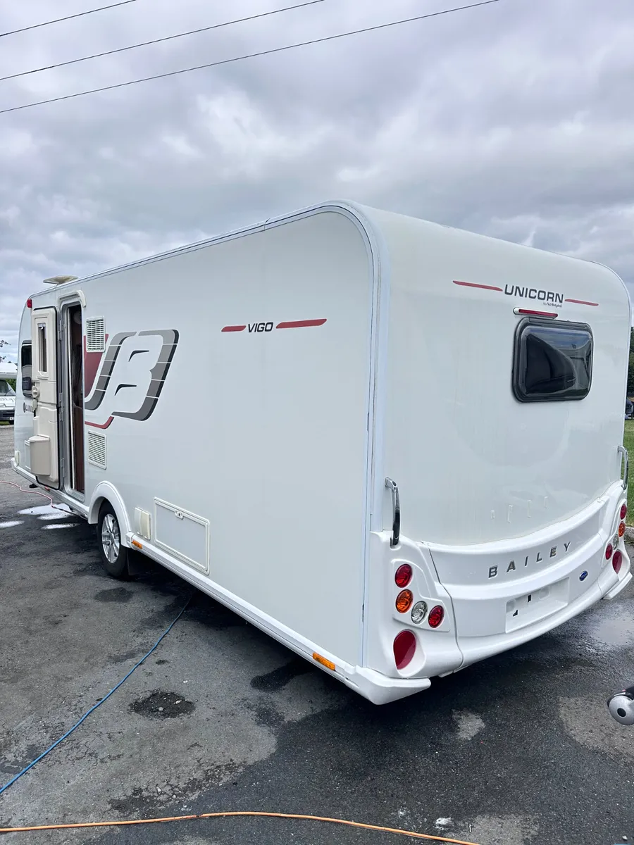 ✨STUNNING BAILEY UNICORN 4 BERTH ISLAND BED✨ - Image 2