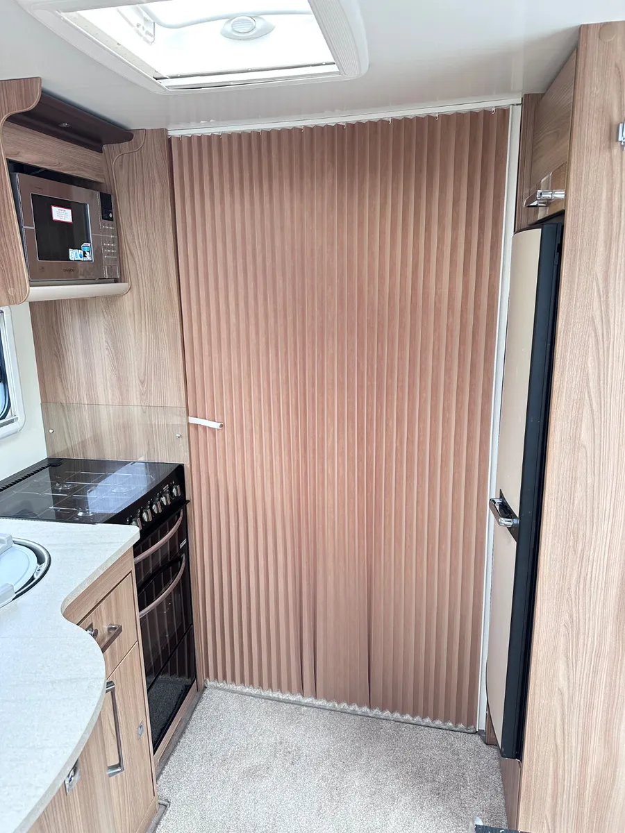 ✨STUNNING BAILEY UNICORN 4 BERTH ISLAND BED✨ - Image 4