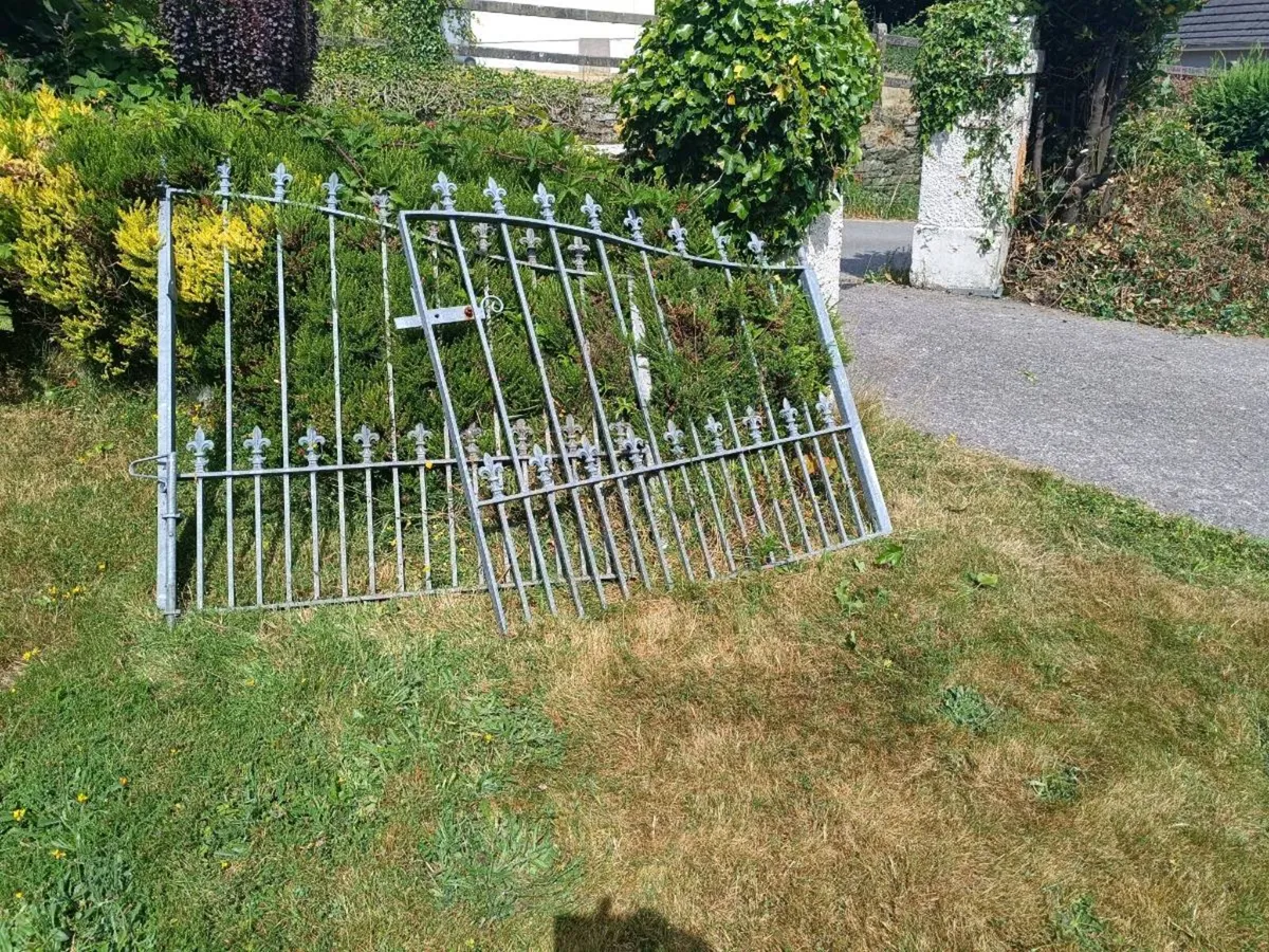 Galvanised Driveway Gates (Pair) - 8ft 4in Total S - Image 4