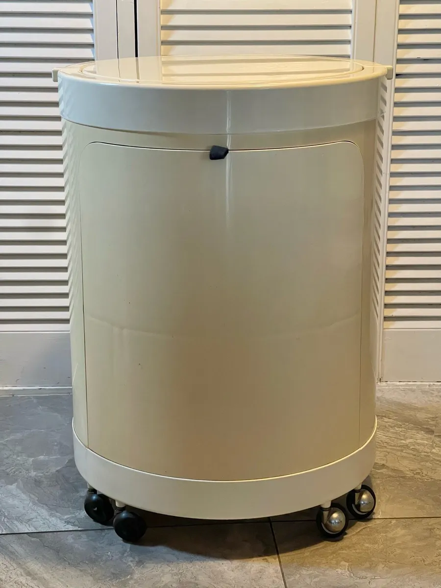Mid century compact vanity - Image 3